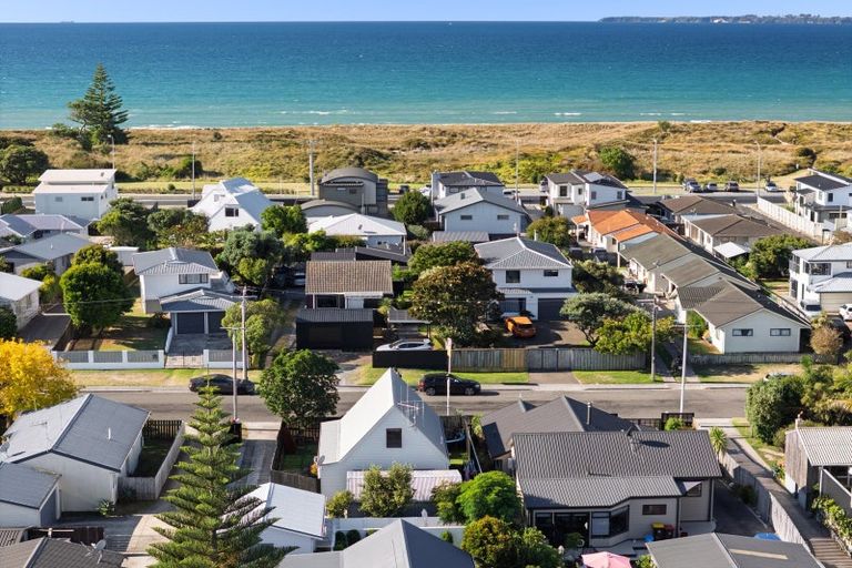 Photo of property in 16a Simpson Road, Papamoa Beach, Papamoa, 3118