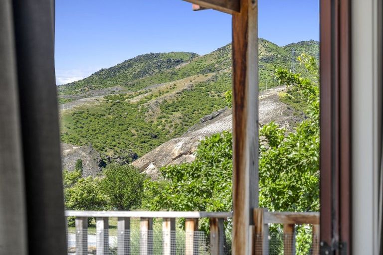 Photo of property in 2 Ray Street, Cromwell, 9310