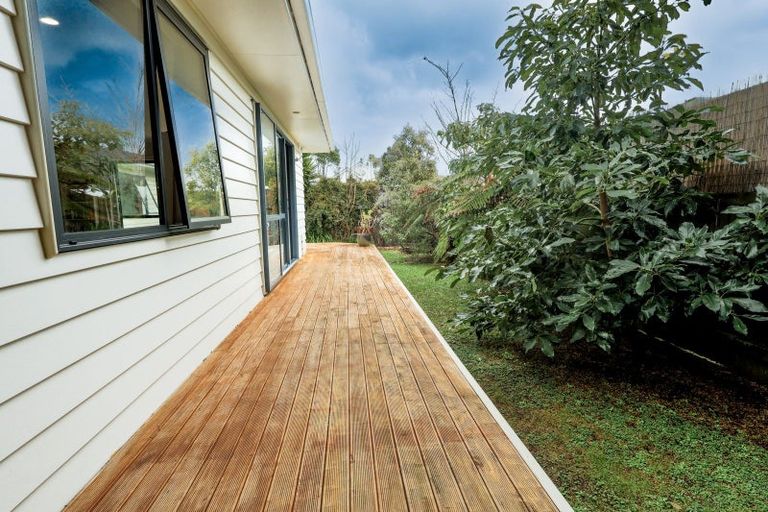 Photo of property in 1a Peel Place, Wainuiomata, Lower Hutt, 5014