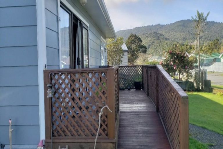 Photo of property in 34 Palmerston Street, Greymouth, 7805