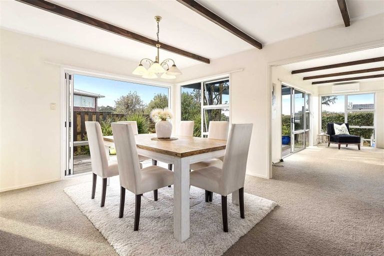 Photo of property in 12 Prestige Place, Castor Bay, Auckland, 0620