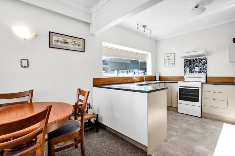 Photo of property in 2 Turuturu Road, Hawera, 4610