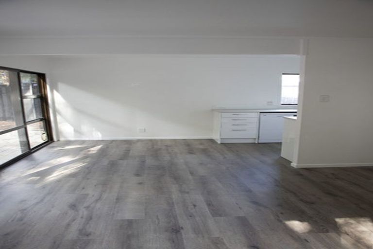 Photo of property in 2/128 Manuka Road, Bayview, Auckland, 0629