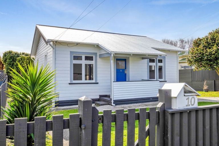 Photo of property in 10 Erin Street, Hawera, 4610