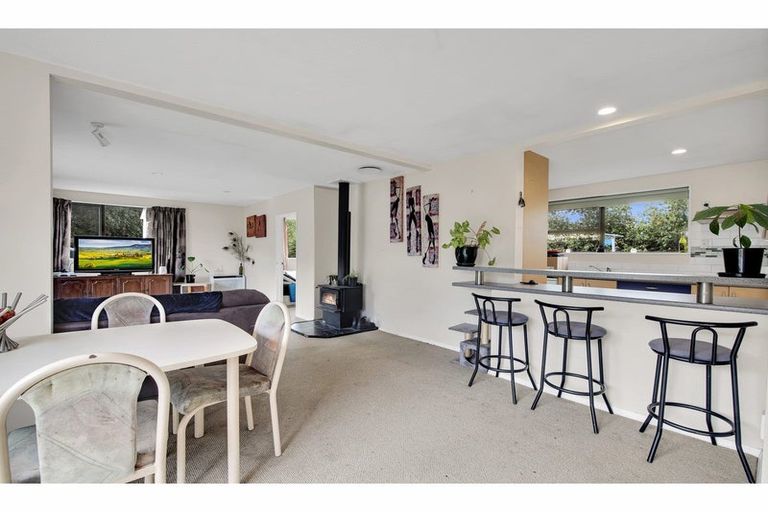 Photo of property in 11 Kowai Place, Amberley, 7410