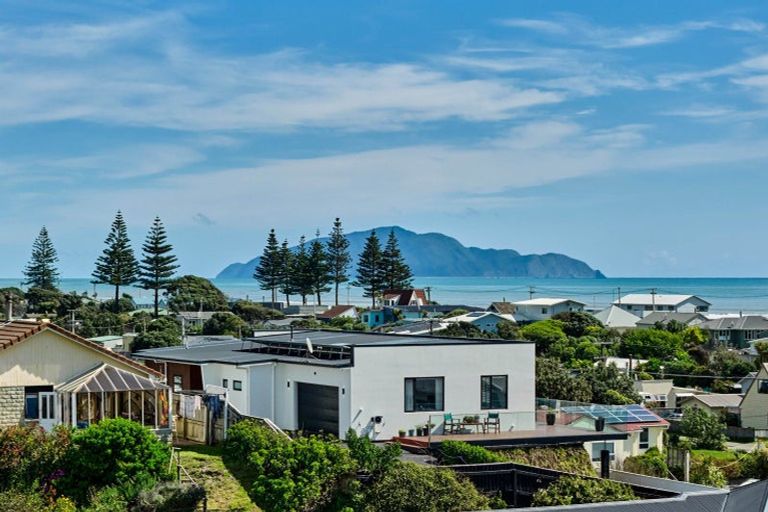 Photo of property in 44a Moana Street, Otaki Beach, Otaki, 5512