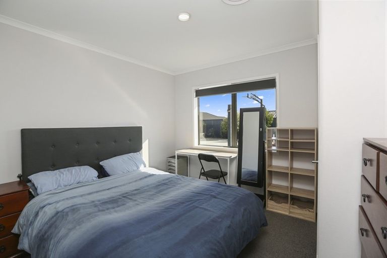 Photo of property in 122 Pohutukawa Place, Waiwhakaiho, New Plymouth, 4312