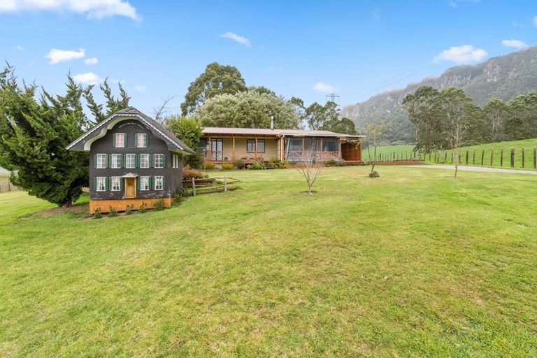 Photo of property in 402 Apirana Road, Horohoro, Rotorua, 3077
