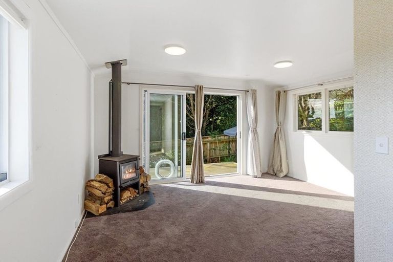 Photo of property in 6 Matenga Street, Waikanae, 5036