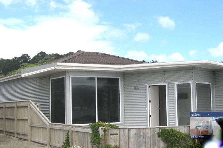 Photo of property in 37 Marine Parade, Seatoun, Wellington, 6022