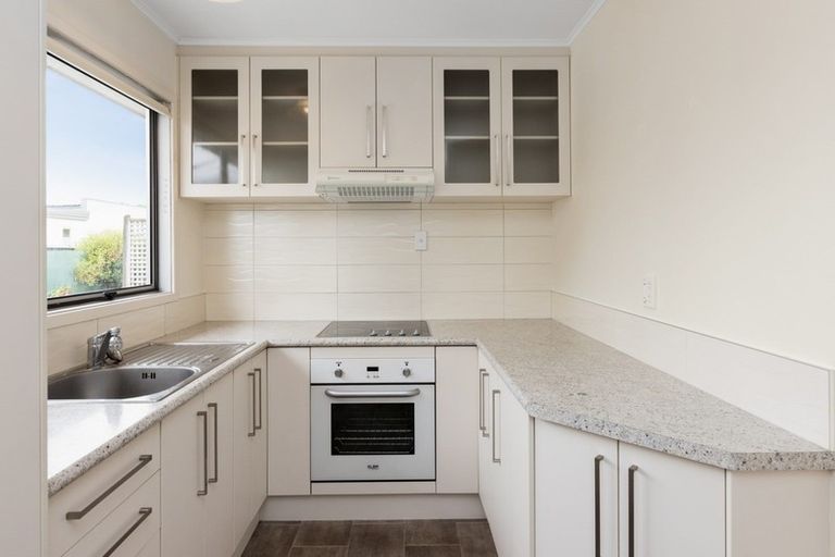 Photo of property in 2/17 Waterhouse Street, Taradale, Napier, 4112