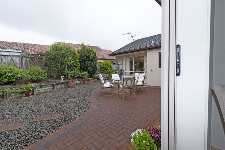 Photo of property in 26 Hillwell Drive, Henderson, Auckland, 0612