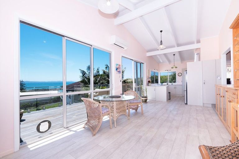 Photo of property in 20 Stratford Drive, Cable Bay, 0420