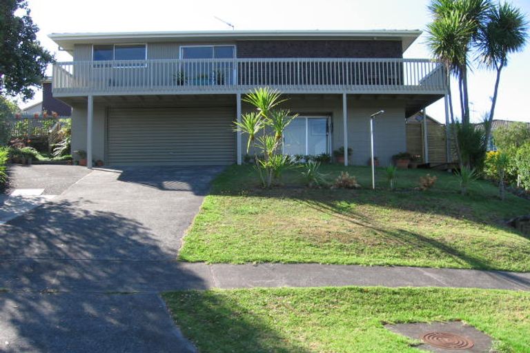 Photo of property in 1/60 Hebron Road, Waiake, Auckland, 0630