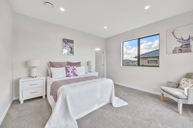 Photo of property in 2 Hoete Way, Tuakau, 2121