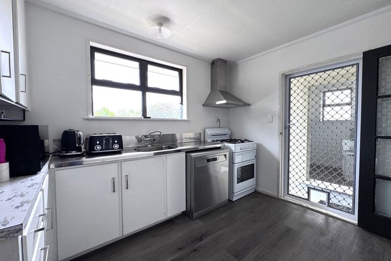 Photo of property in 110 Ruamahanga Crescent, Terrace End, Palmerston North, 4410