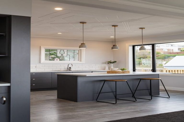 Photo of property in 11 Middleton Road, Kew, Dunedin, 9012