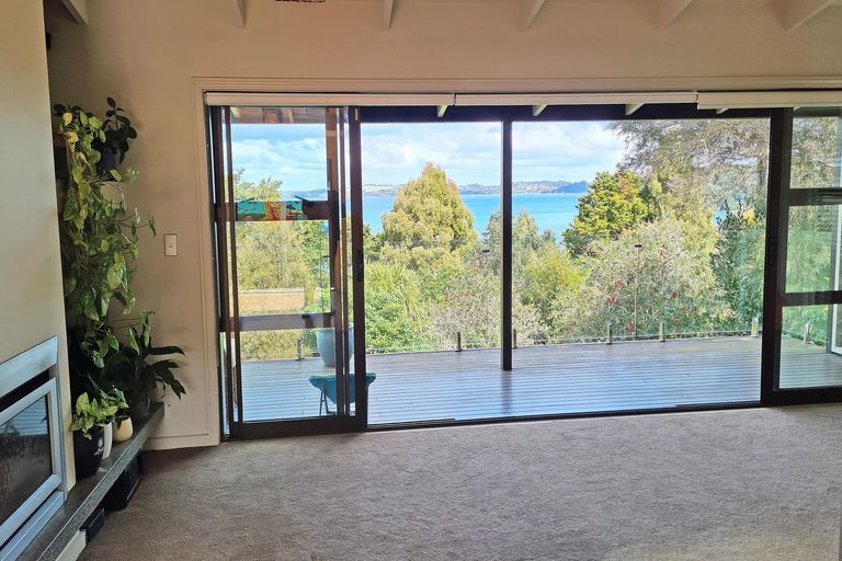 Photo of property in 71 Clinton Road, Tawharanui Peninsula, Warkworth, 0986