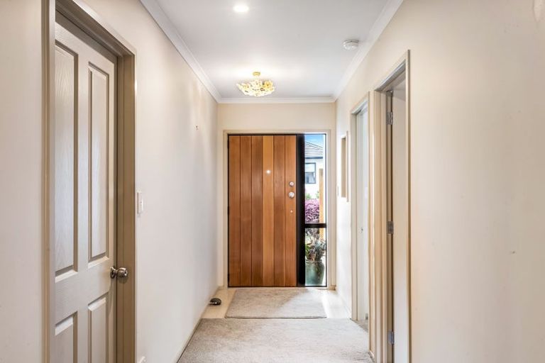 Photo of property in Caversham Park, 2/18 Caversham Road, Westmere, Whanganui, 4501