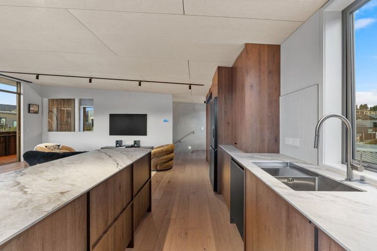 Photo of property in 7 Tuke Lane, Wanaka, 9305