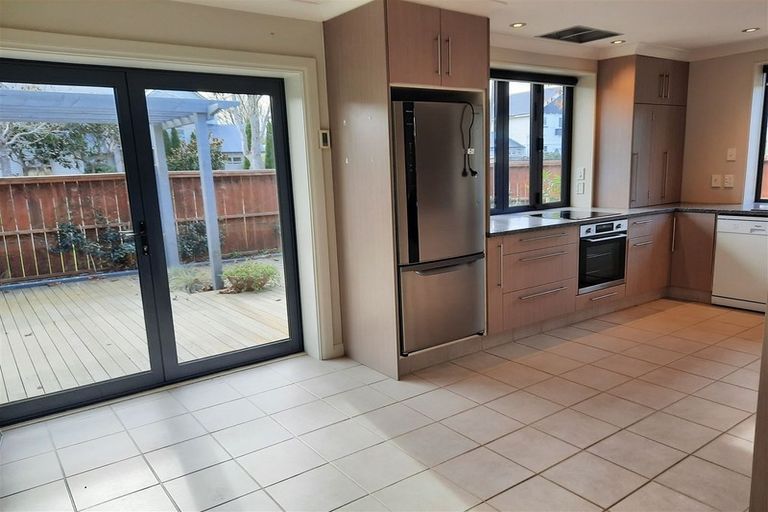 Photo of property in 21 Scotston Avenue, St Albans, Christchurch, 8052