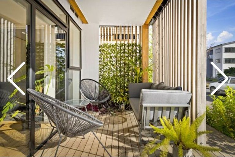 Photo of property in 2/165 Hobsonville Point Road, Hobsonville, Auckland, 0616