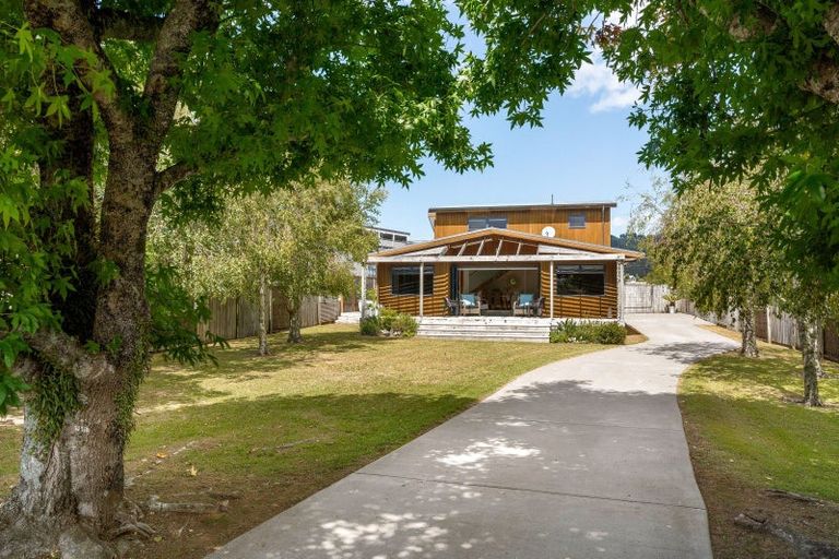 Photo of property in 210 Linton Crescent, Whangamata, 3620