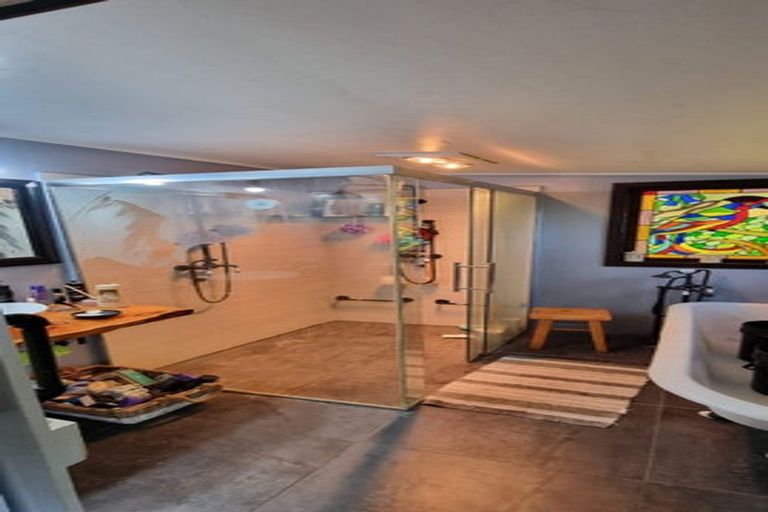 Photo of property in 150 Wirihana Road, Hawera, 4674