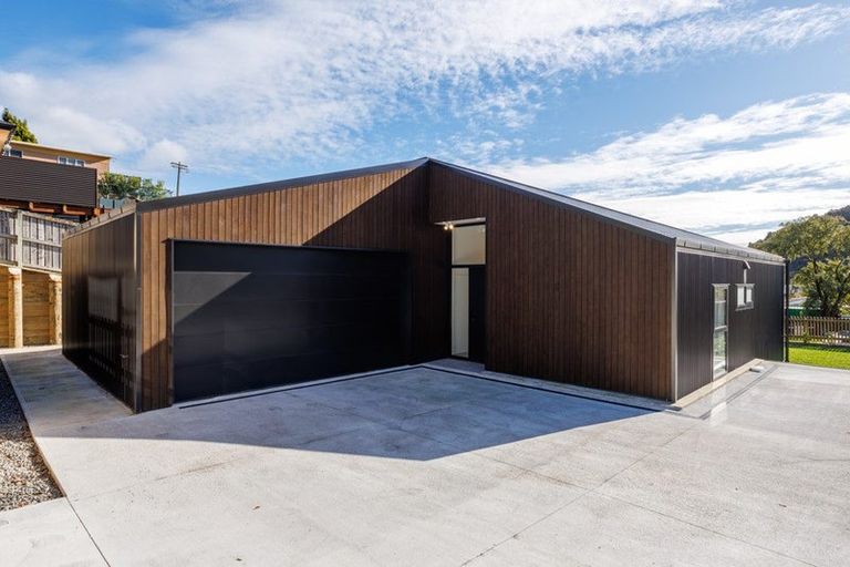 Photo of property in 12b Russell Street, Picton, 7220