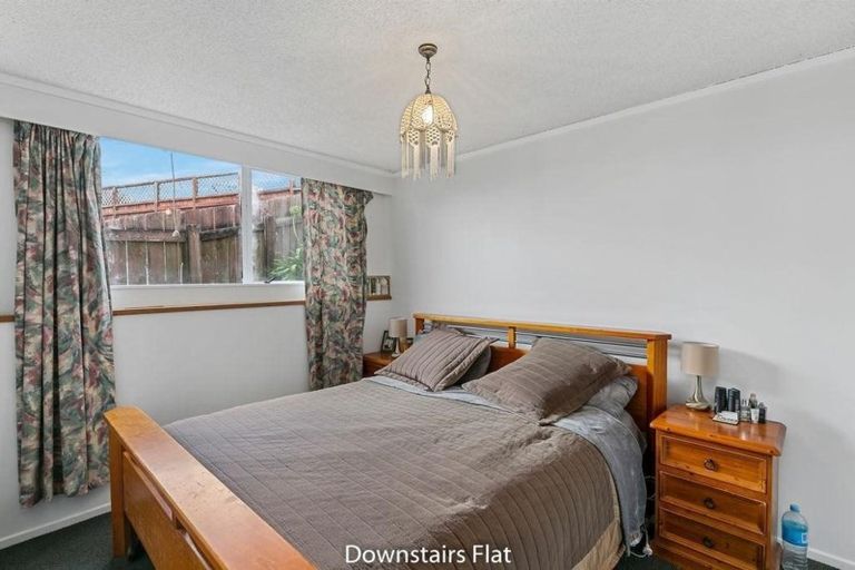Photo of property in 28 Jane Grove, Paparangi, Wellington, 6037