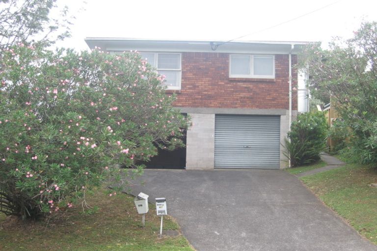 Photo of property in 1/47 Peach Road, Glenfield, Auckland, 0629