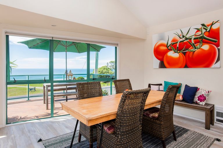 Photo of property in 64 Moana Road, Okitu, Gisborne, 4010