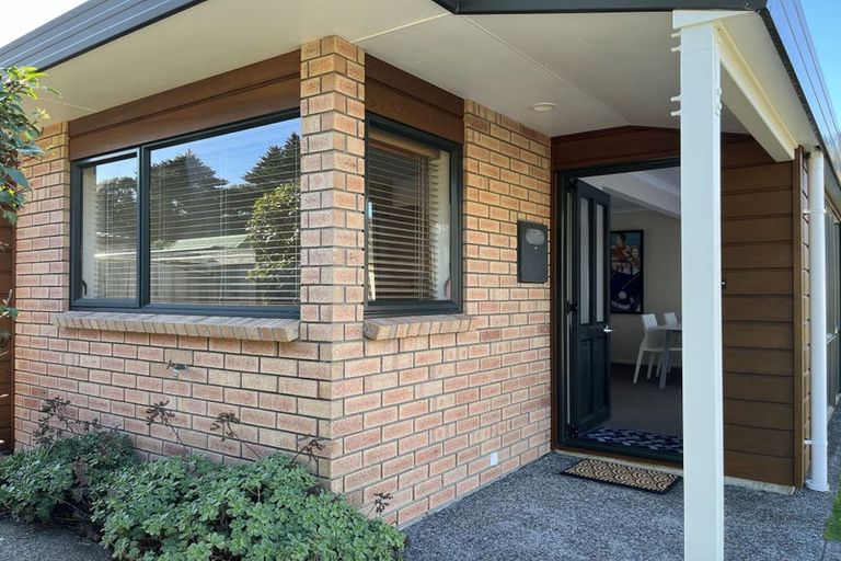 Photo of property in Redwood Village, 42/42 Main Road, Tawa, Wellington, 5028
