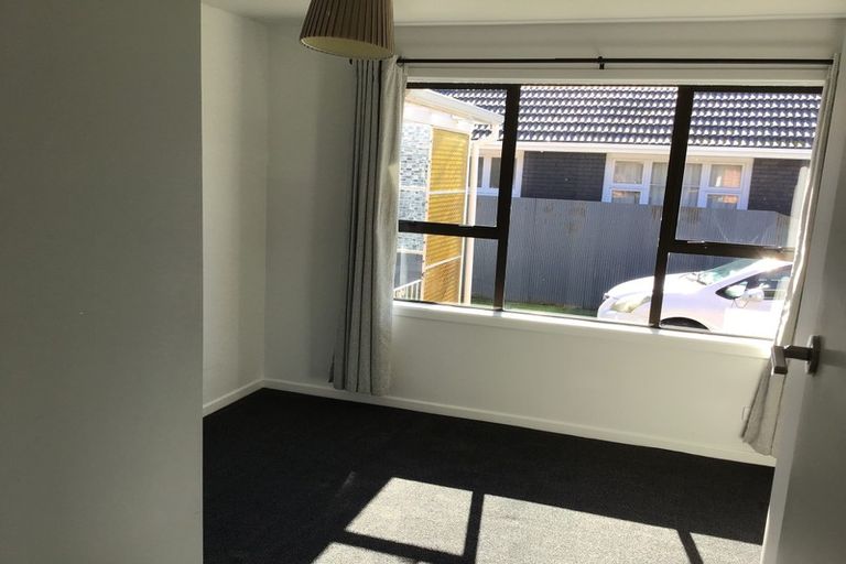 Photo of property in 8 Liverton Crescent, Bishopdale, Christchurch, 8053