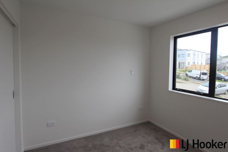 Photo of property in 9b Putiputi Way, Papakura, 2110