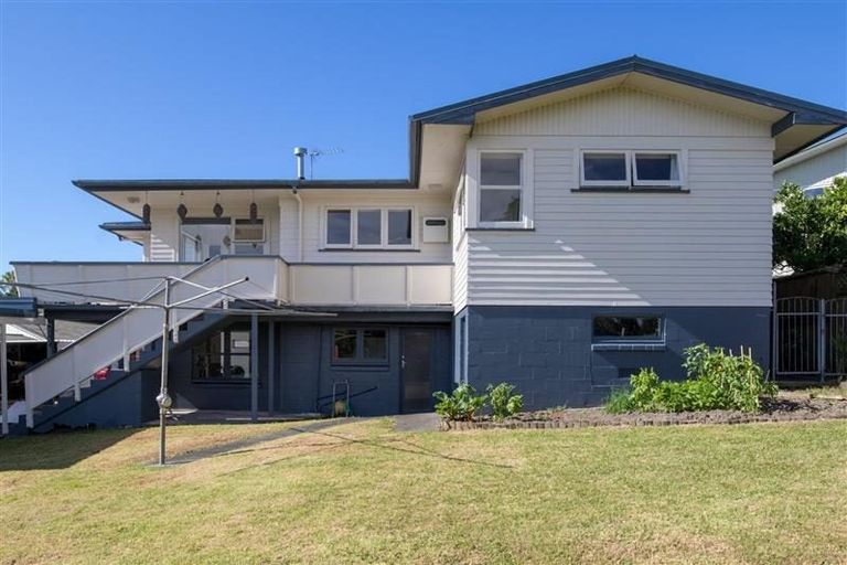 Photo of property in 37 Mason Street, New Lynn, Auckland, 0600