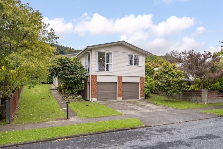 Photo of property in 162 California Drive, Totara Park, Upper Hutt, 5018