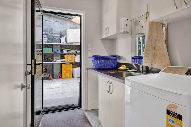 Photo of property in 2 Heaphy Road, Opunake, 4616