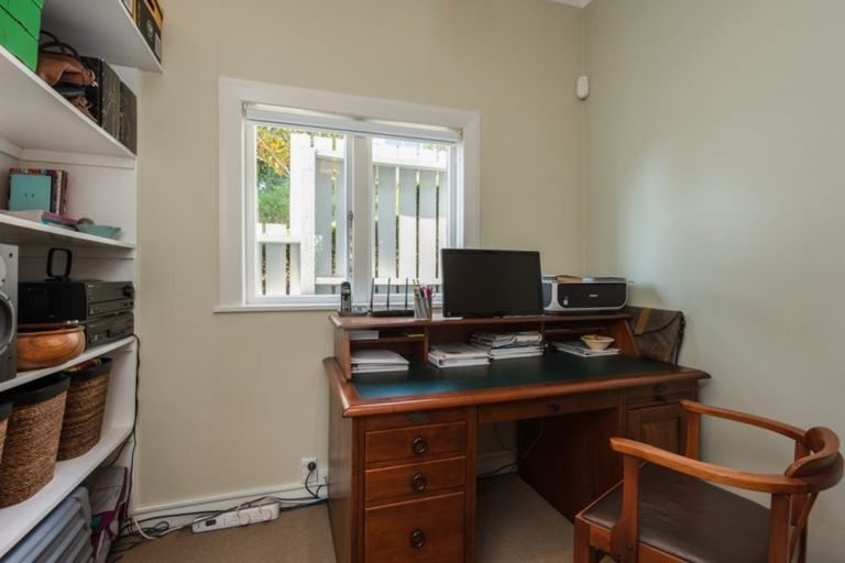 Photo of property in 18 Carrington Street, Mount Cook, Wellington, 6021