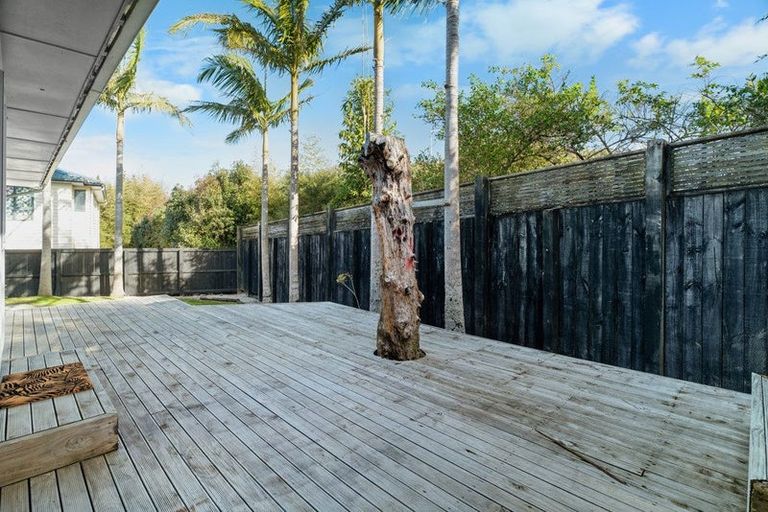 Photo of property in 32b Lyttelton Avenue, Forrest Hill, Auckland, 0620