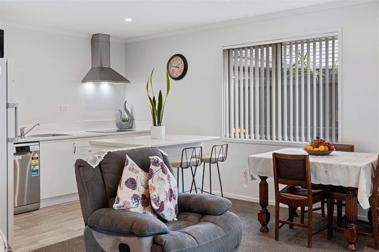 Photo of property in 12 Crest Way, Papamoa, 3118