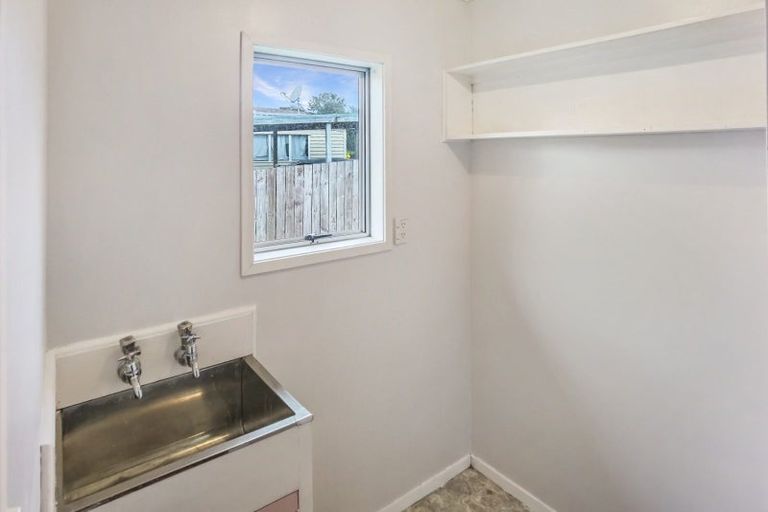 Photo of property in 5 Flaunty Place, West Harbour, Auckland, 0618