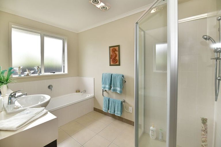 Photo of property in 1 Flavell Drive, Orewa, 0931