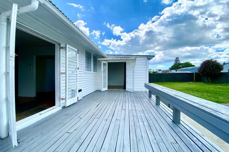 Photo of property in 6 Saint Johns Avenue, Tuakau, 2121