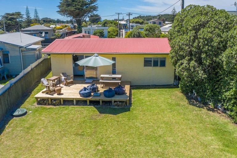 Photo of property in 12 Rangitane Street, Himatangi Beach, Foxton, 4891