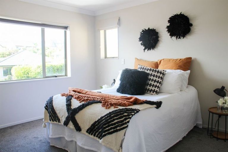 Photo of property in 24 Erlestoke Crescent, Churton Park, Wellington, 6037