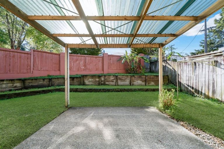Photo of property in 1/322 West Coast Road, Glen Eden, Auckland, 0602