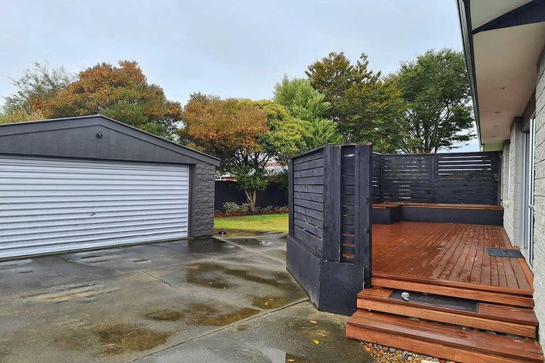 Photo of property in 11 Binstead Place, Avondale, Christchurch, 8061