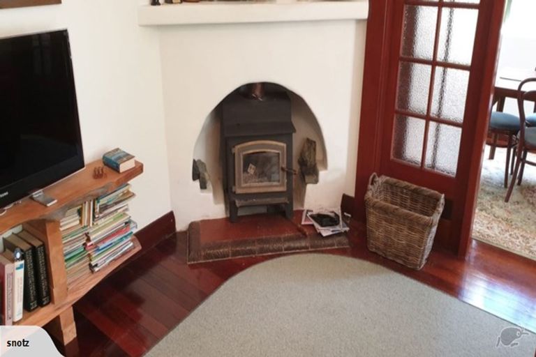 Photo of property in 18 Newgate Street, Picton, 7220