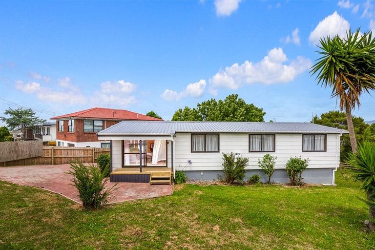 Photo of property in 96 Waimumu Road, Massey, Auckland, 0614